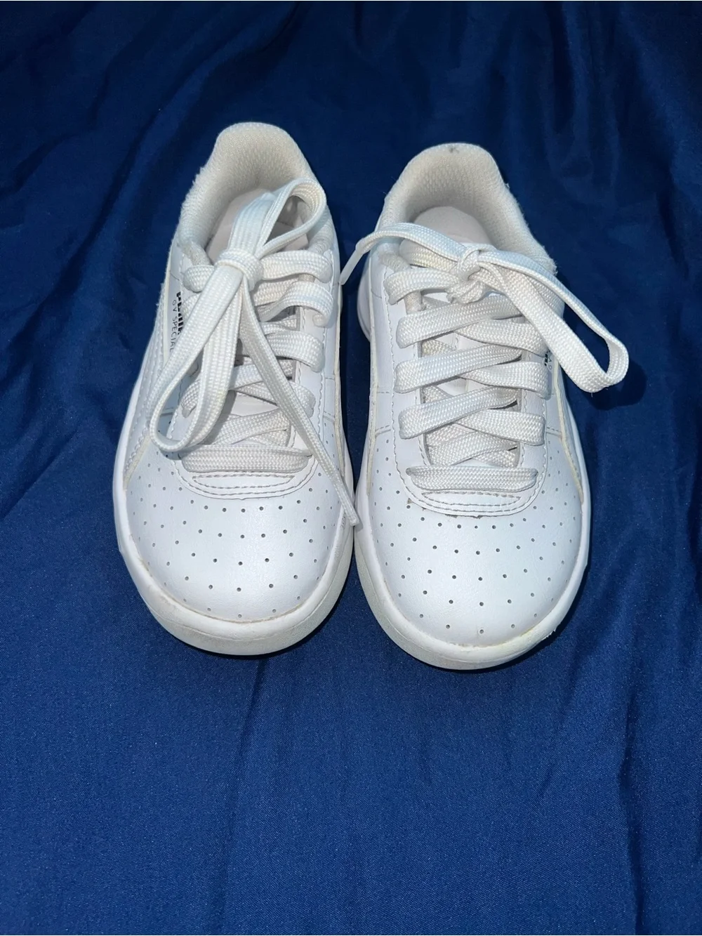Puma Kids White Low-Top Sneakers with Gold Logo